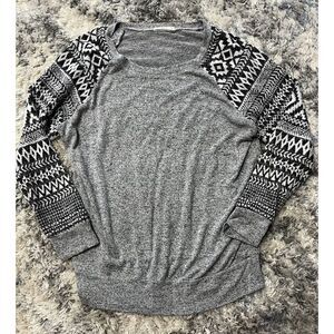 Le lis gray oversized sweater  womens size medium